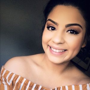 Meet your Posher, Alexis